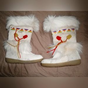 Women's Tecnica Skandia Cowhide Boots with Goat Fur Trim